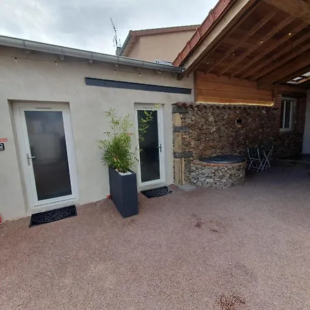 Le Riad, Sauna & Jacuzzi Riorges Exterior foto