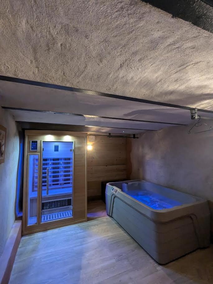 Apartment Le Riad, Sauna & Jacuzzi Riorges