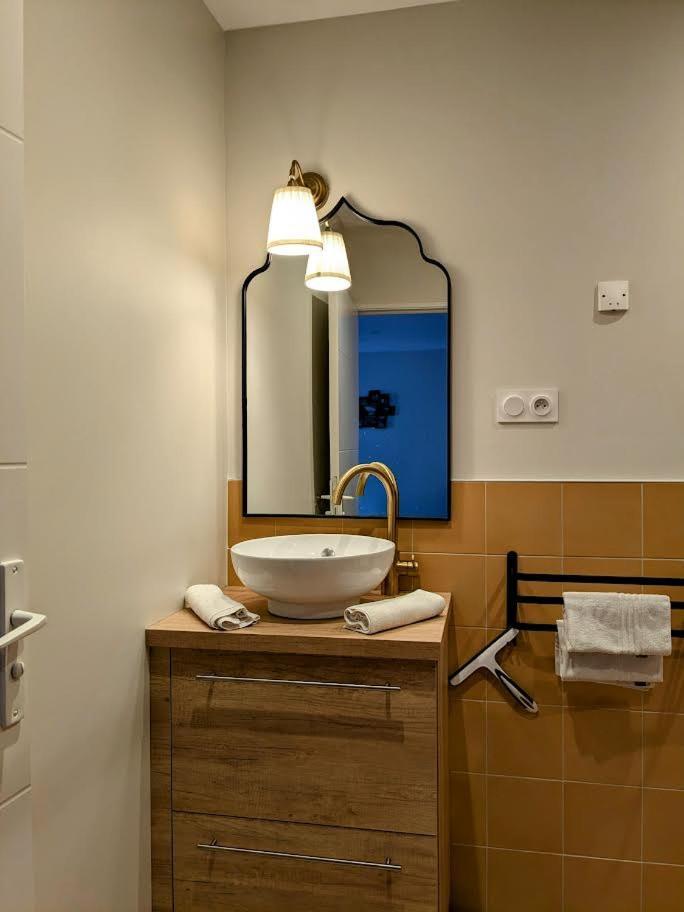 Le Riad, Sauna & Jacuzzi Apartment Riorges